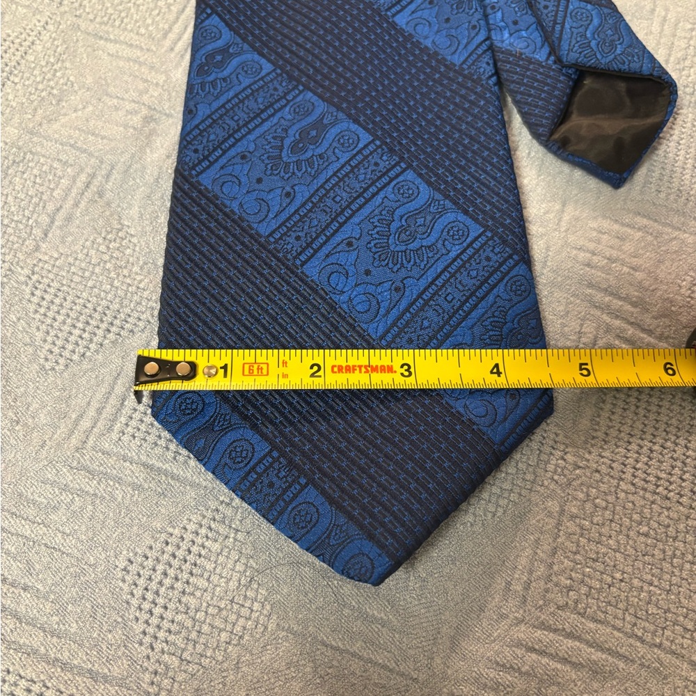 Stunning Blue Patterned Men's Lilly Dache’ Tie - Picture 3 of 11